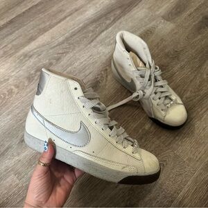 Nike Blazer Mid Women’s Cream Silver Hightop Sneakers